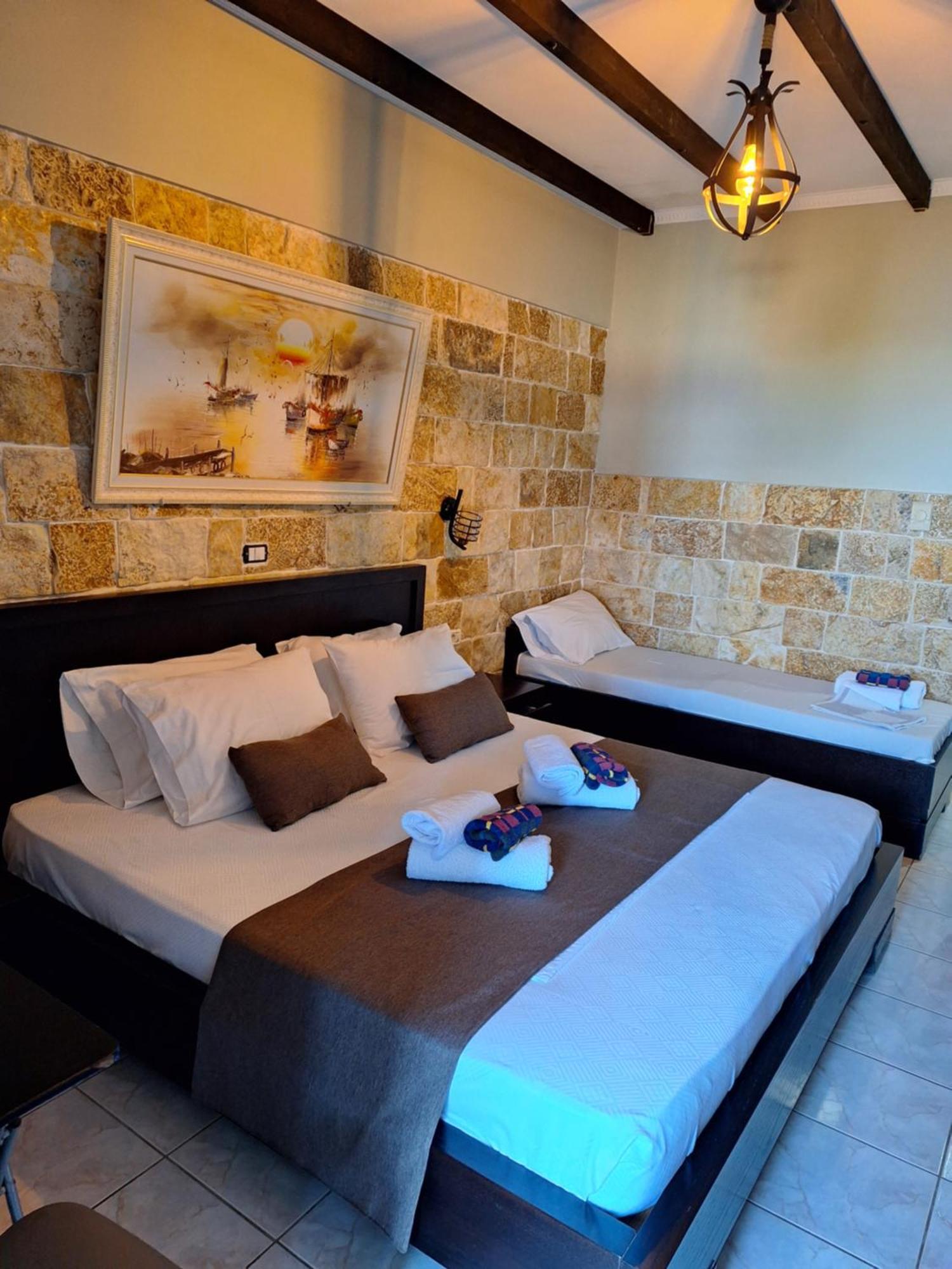Castle Hotel Himare Eksteriør bilde