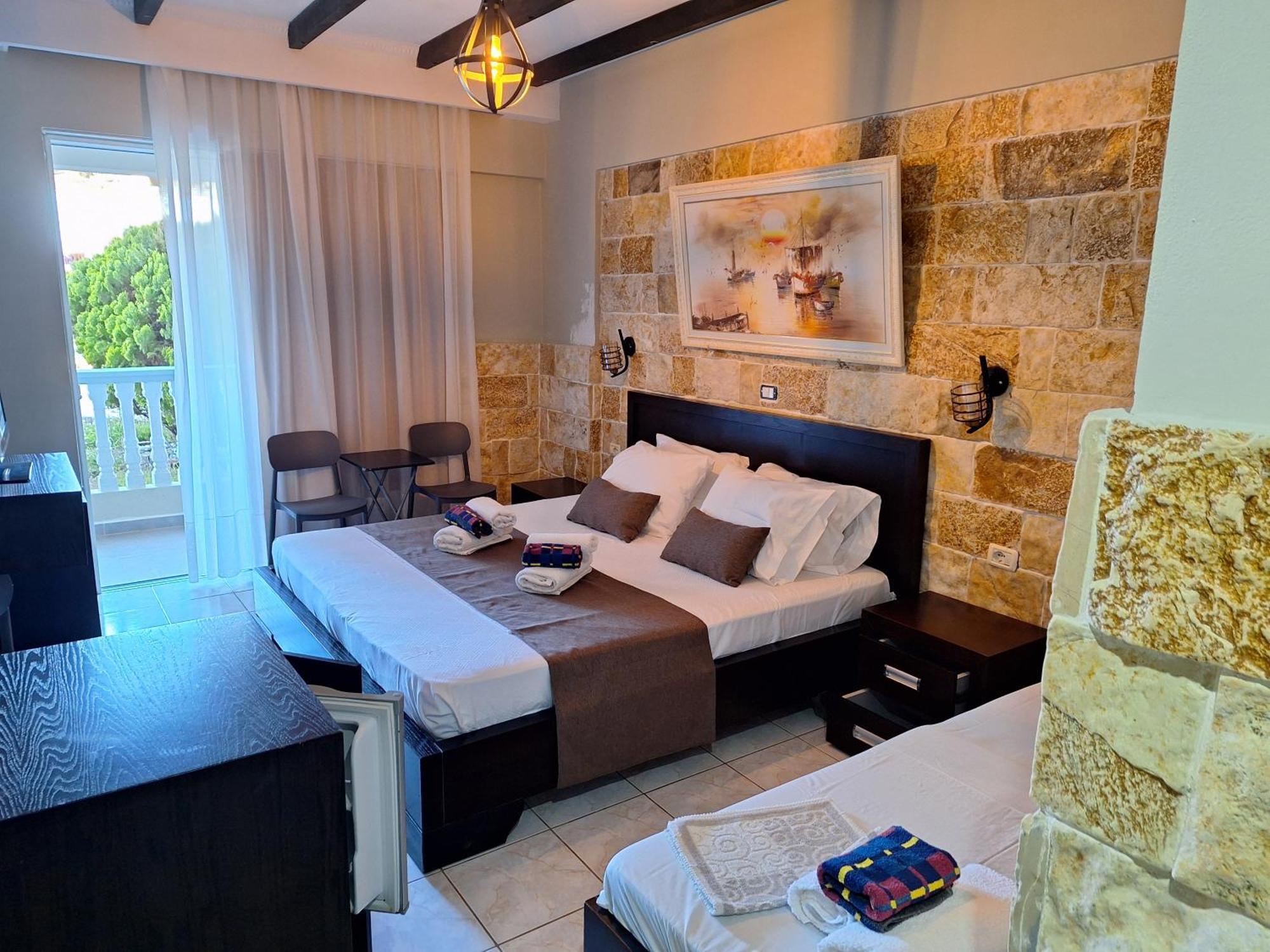 Castle Hotel Himare Eksteriør bilde